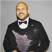 Esperto sommelier a Lucca per corsi personalizzati sul vino, abbinamenti e tecniche di servizio